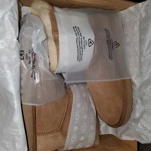 Ugg sz 7 mini Bailey bow II chestnut color